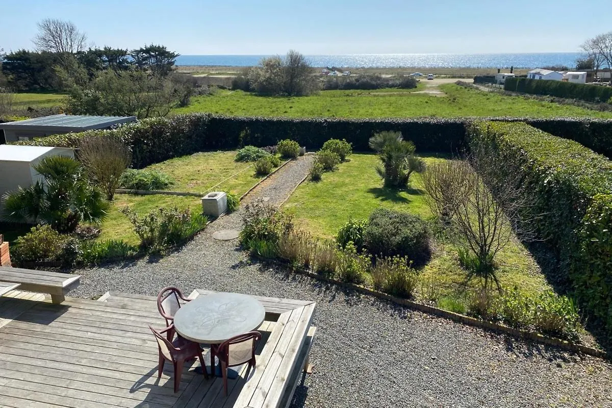 Holiday home Maison Face A L'Ocean Sarzeau
